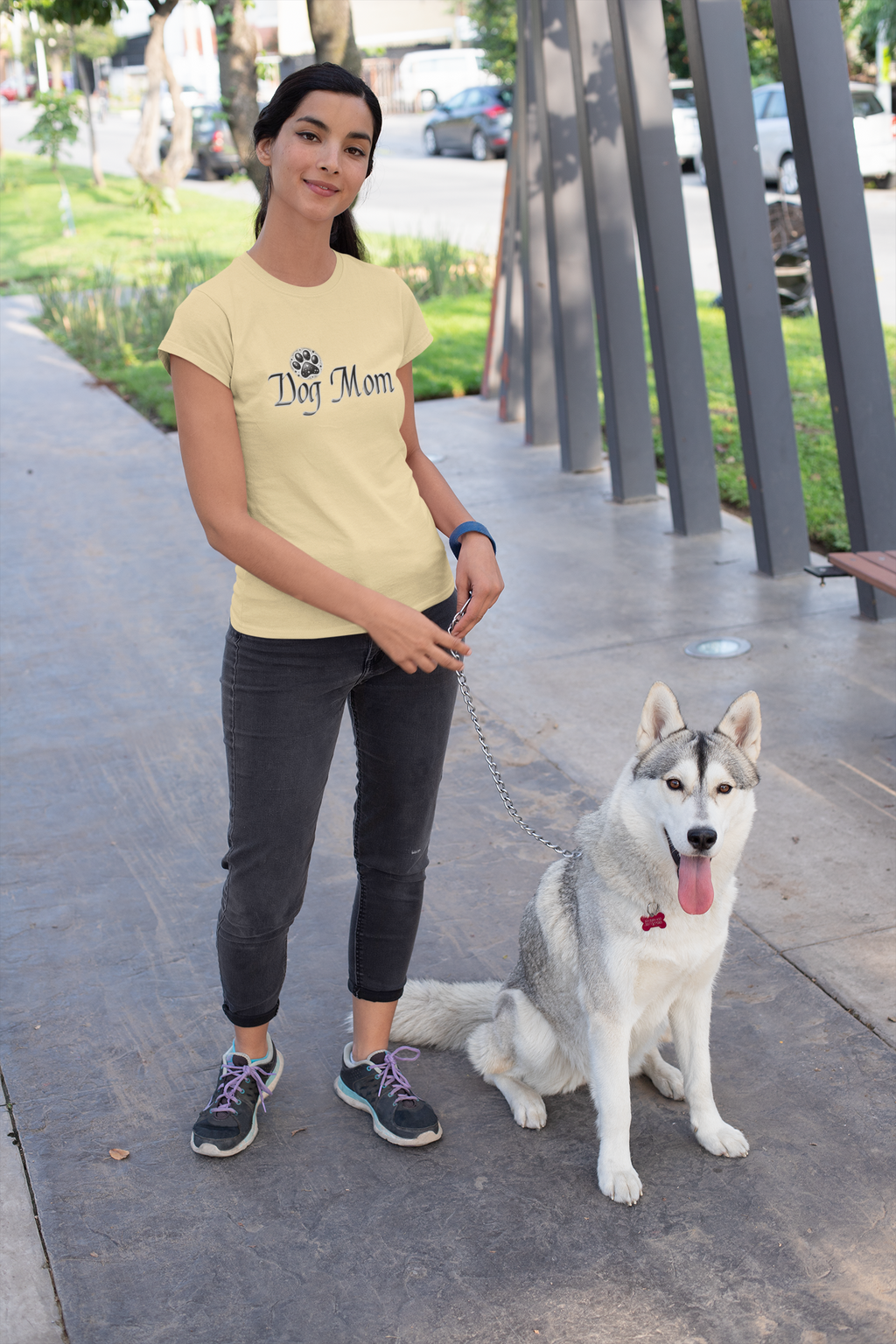Dog Mom B/W Unisex Heavy Cotton Tee